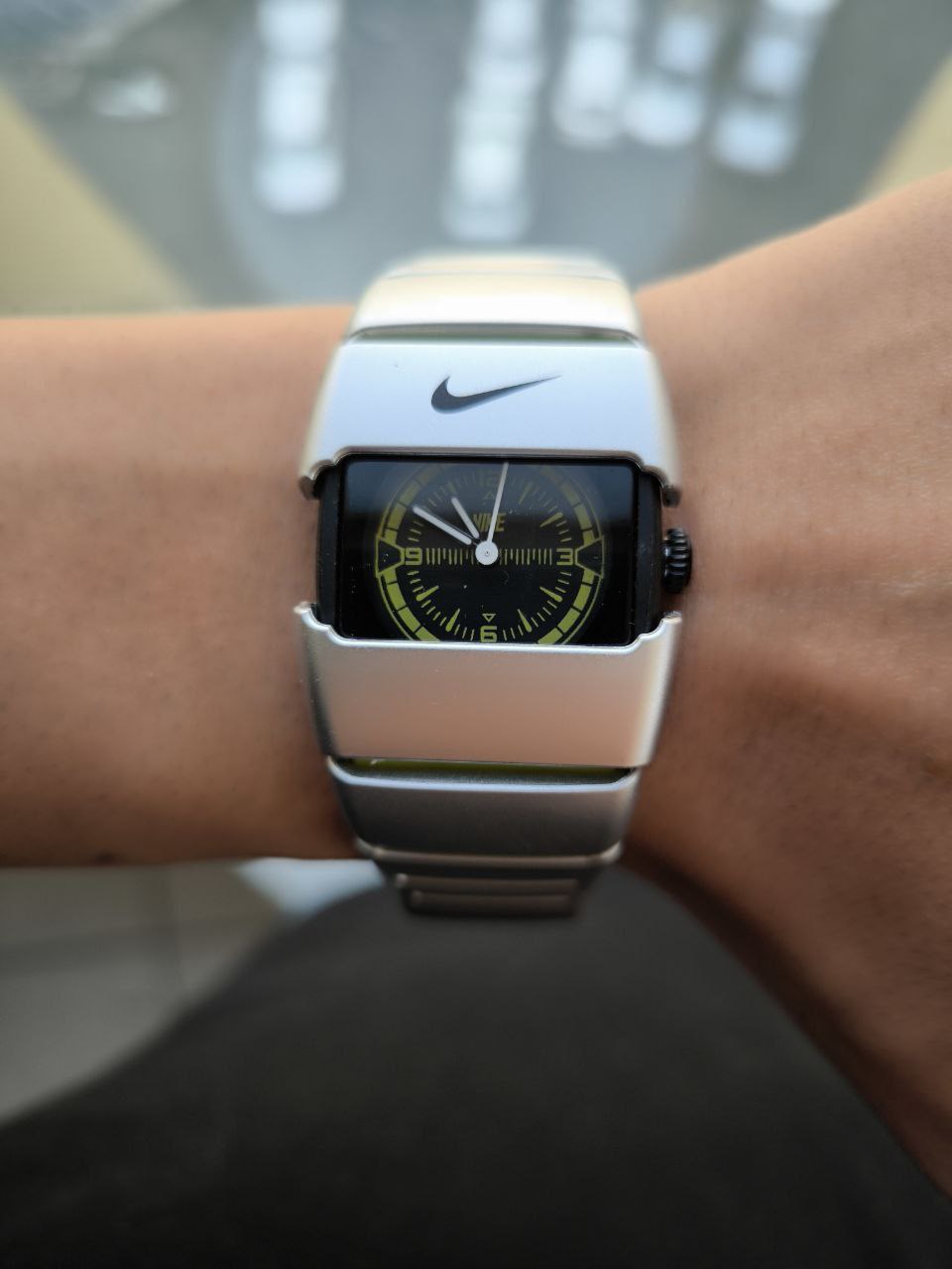 ساعت لاکچری مارک نایکی triax 6507001714 ضد آب  بند رابر دو قفله مخفی  موتور با کیفیت  رنگ بندی متنوع  کیفیت بسیار خوب  همراه با جعبه شیک