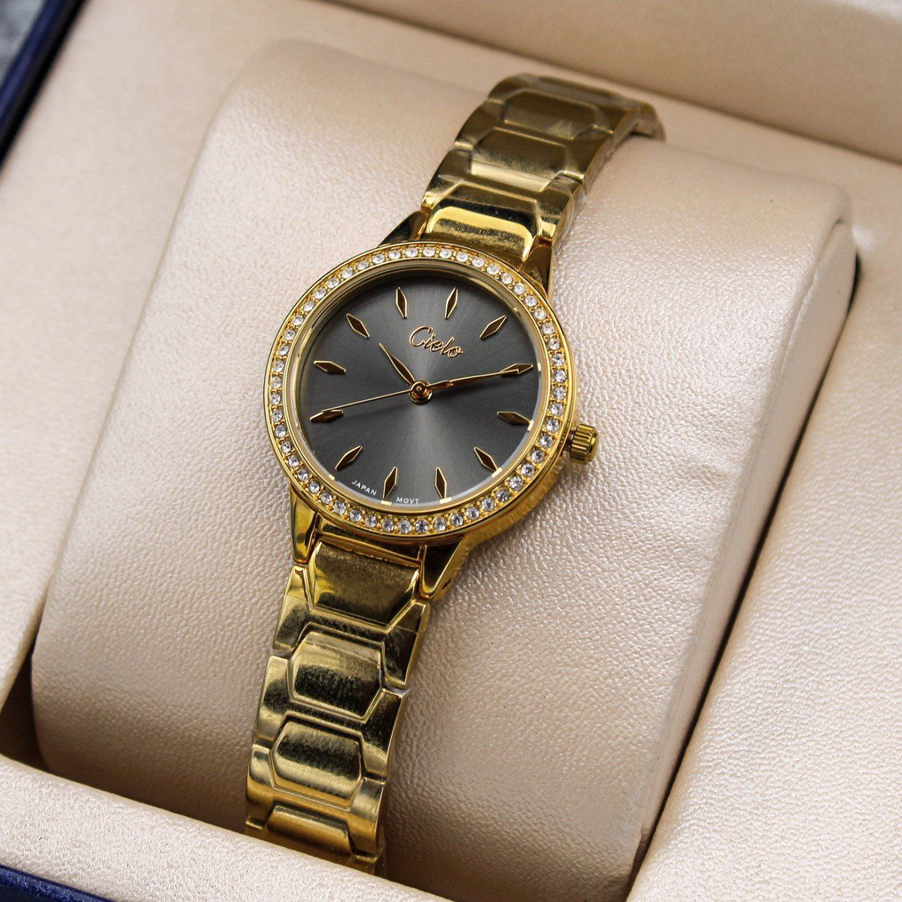ساعت مچی زنانه Cielo  ✅موتور ژاپن، نگین مخراج  ✅ضد آب در حد دست شستن  ✅بند استیل، قفل پروانه‌ای، رنگ ثابت ✅یک سال گارانتی موتور و رنگ ✅جعبه
