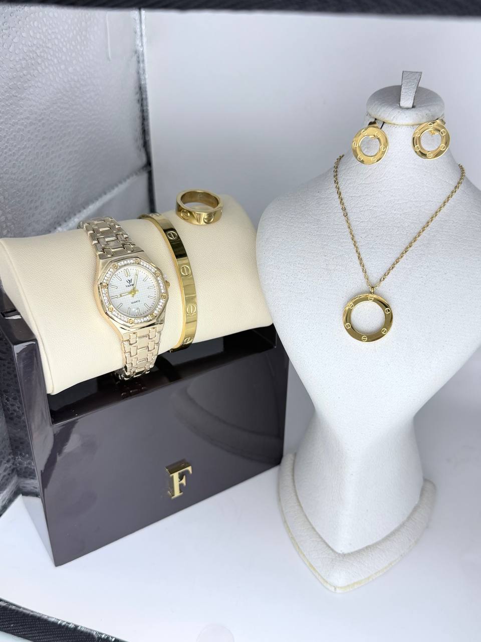 ست ساعت زنانه