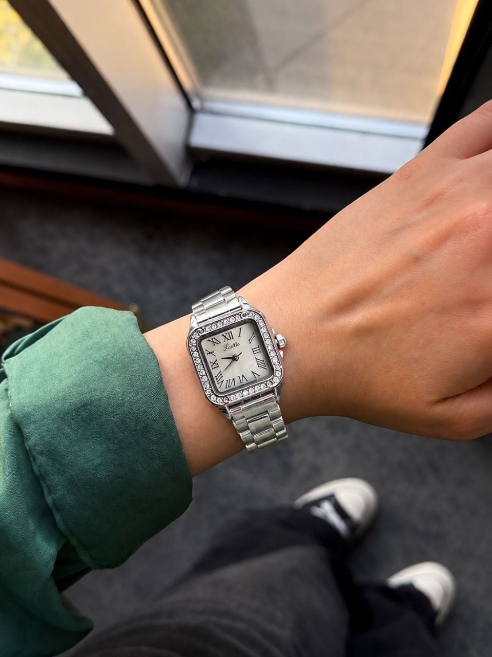 ساعت مچی زنانه ☑️scottie   Original watch   jewellery antique +++A        ♤خلق یک استایل بی رقیب   ⚡️ اسکاتی زنونه  برند شرکتی صفحه صدفی  قطر صفحه ۲۲میل   گریدتری ای پلاس  شیشه سافایر  قفل پروانه ای استیل موتورشرکتی ژاپنی  بند استیل فولادی  ضد حساسیت