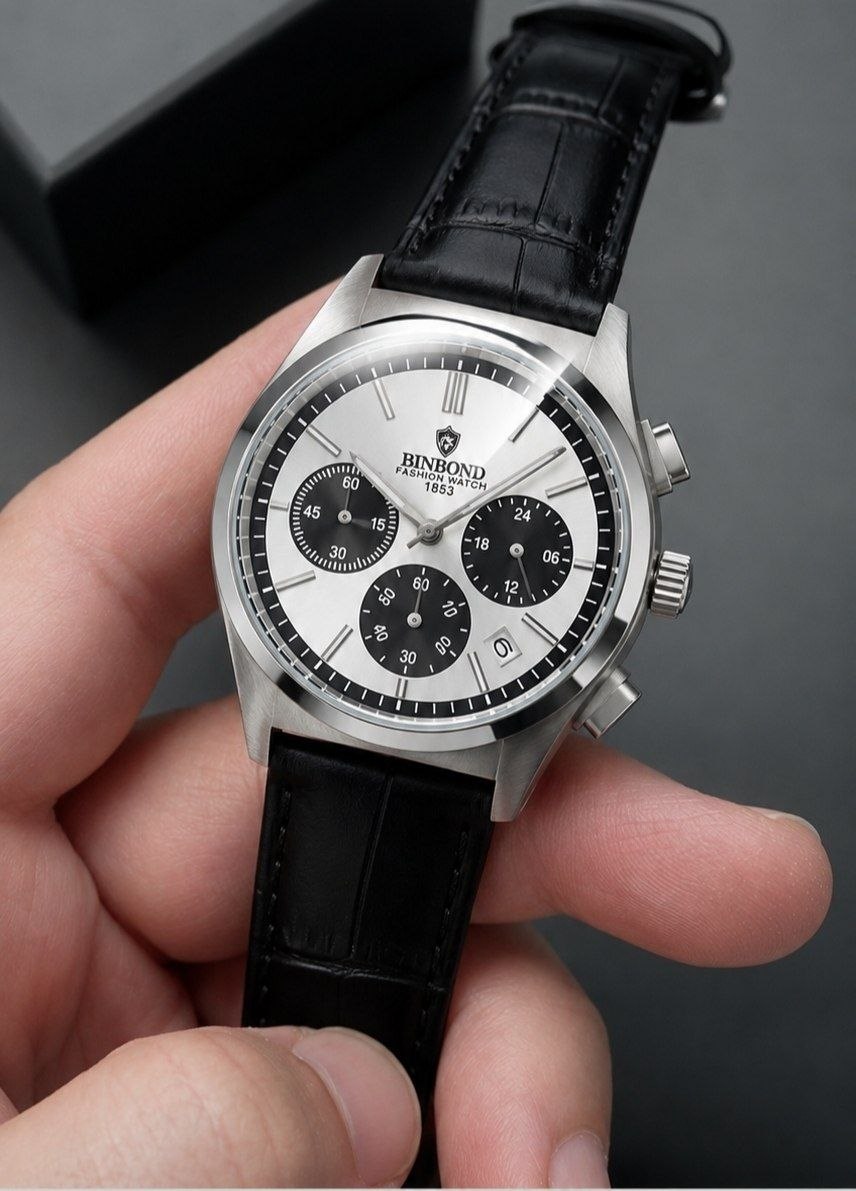ساعت مچی مردانه ☑️BIN BOND   《highe quality》       🫆Original watch               ⌚️بین باند مدلی نو  مناسب آقایان   مقاوم دربرابر آب برندشرکتی اوریجینال  کرنوگراف   دارای روز شمار  ضخامت ۱۱میل  قطر صفحه ۴۳میل بند چرمی شیشه سافایر  شب نما قفل کمربندی موتور کوارتز
