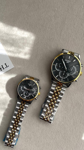 ست ساعت سیکو VIP ✅️طرح سه موتوره ✅️صفحه گرد ✅️داراي تقویم روز شمار ✅️بند استیل ✅️قفل کلیپسی ✅️کیفیت عالي